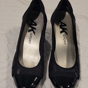 Anne Klein Black Glossy Toe Heels